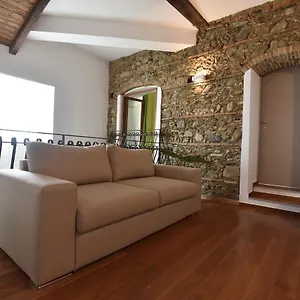 Couette-café Grazia, Pagliara